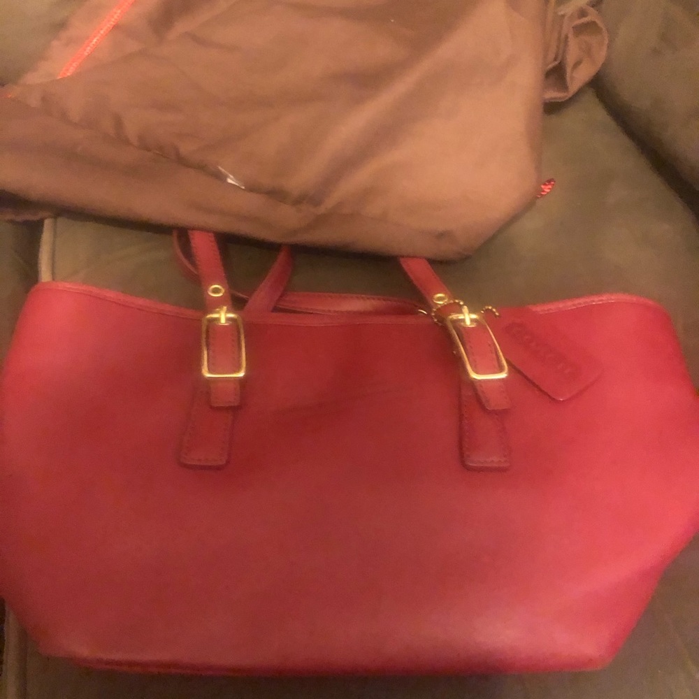 Small coach crossbody no straps small scratches